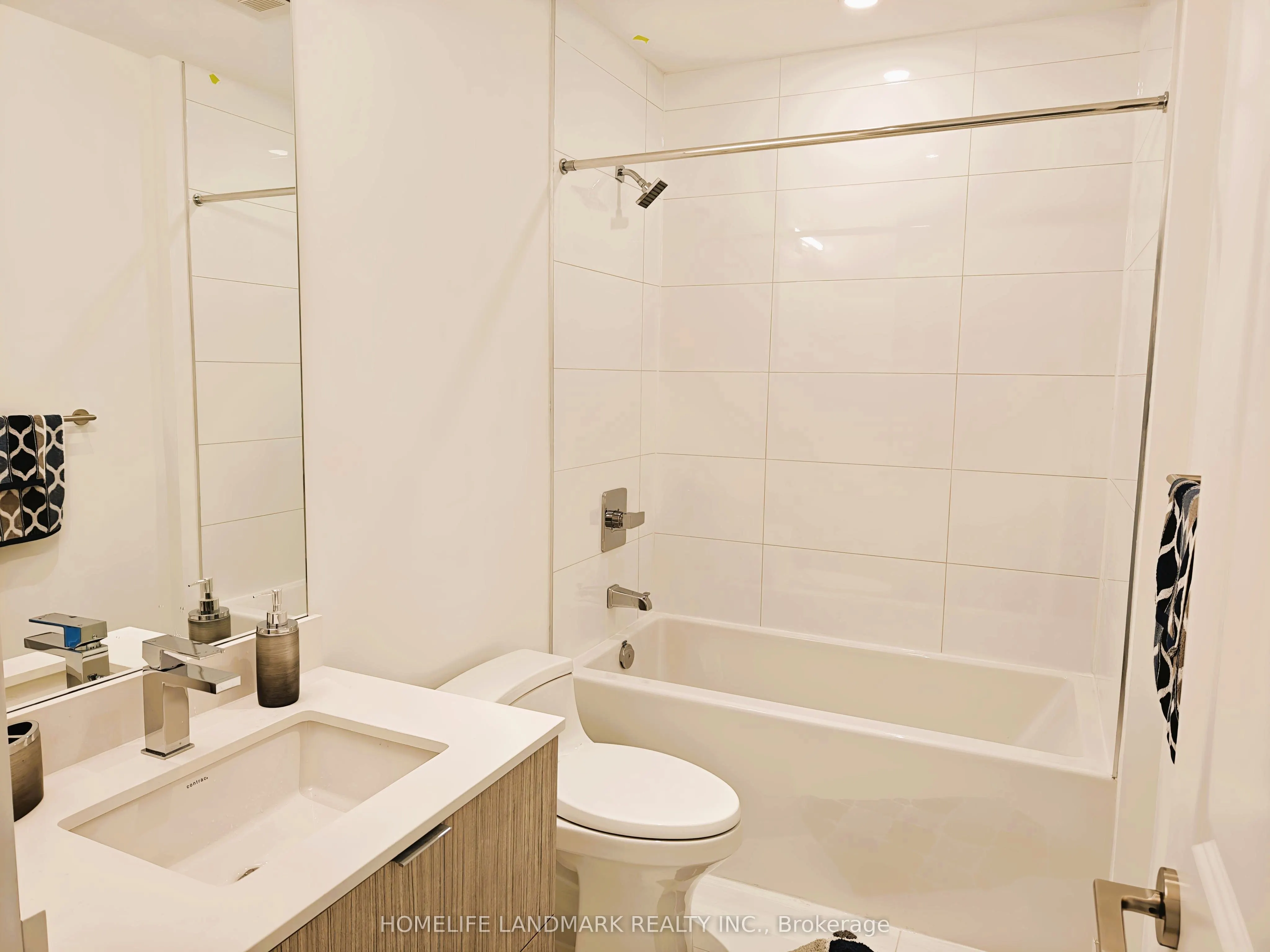 395 Bloor Street S, #5401