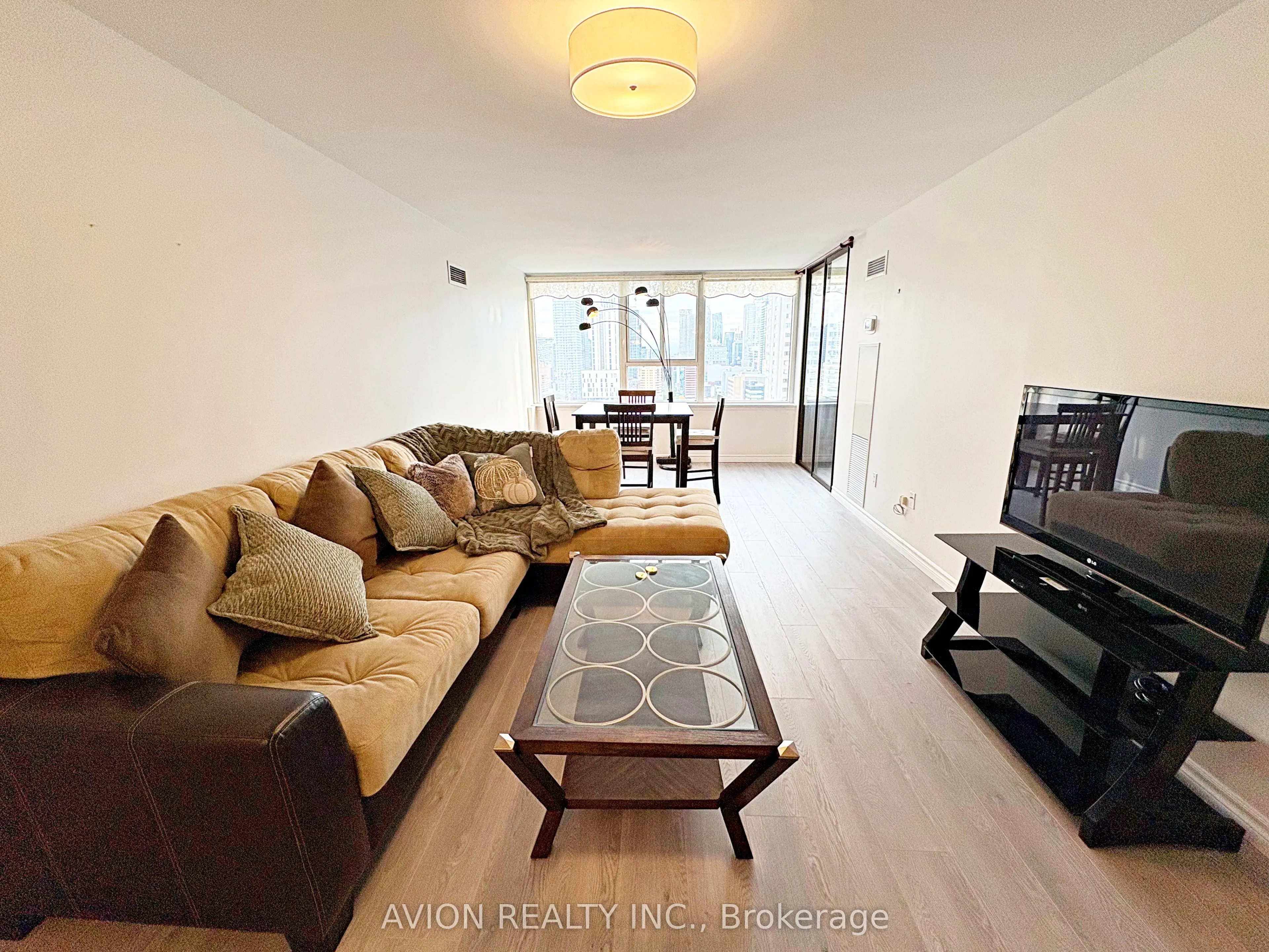 45 Carlton Street, ##1917