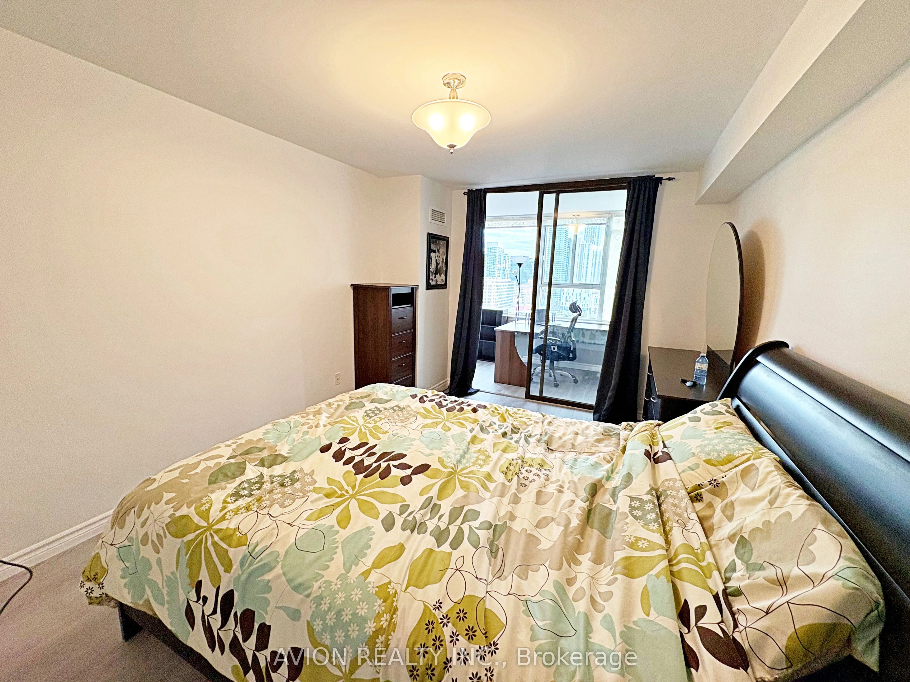 45 Carlton Street, ##1917