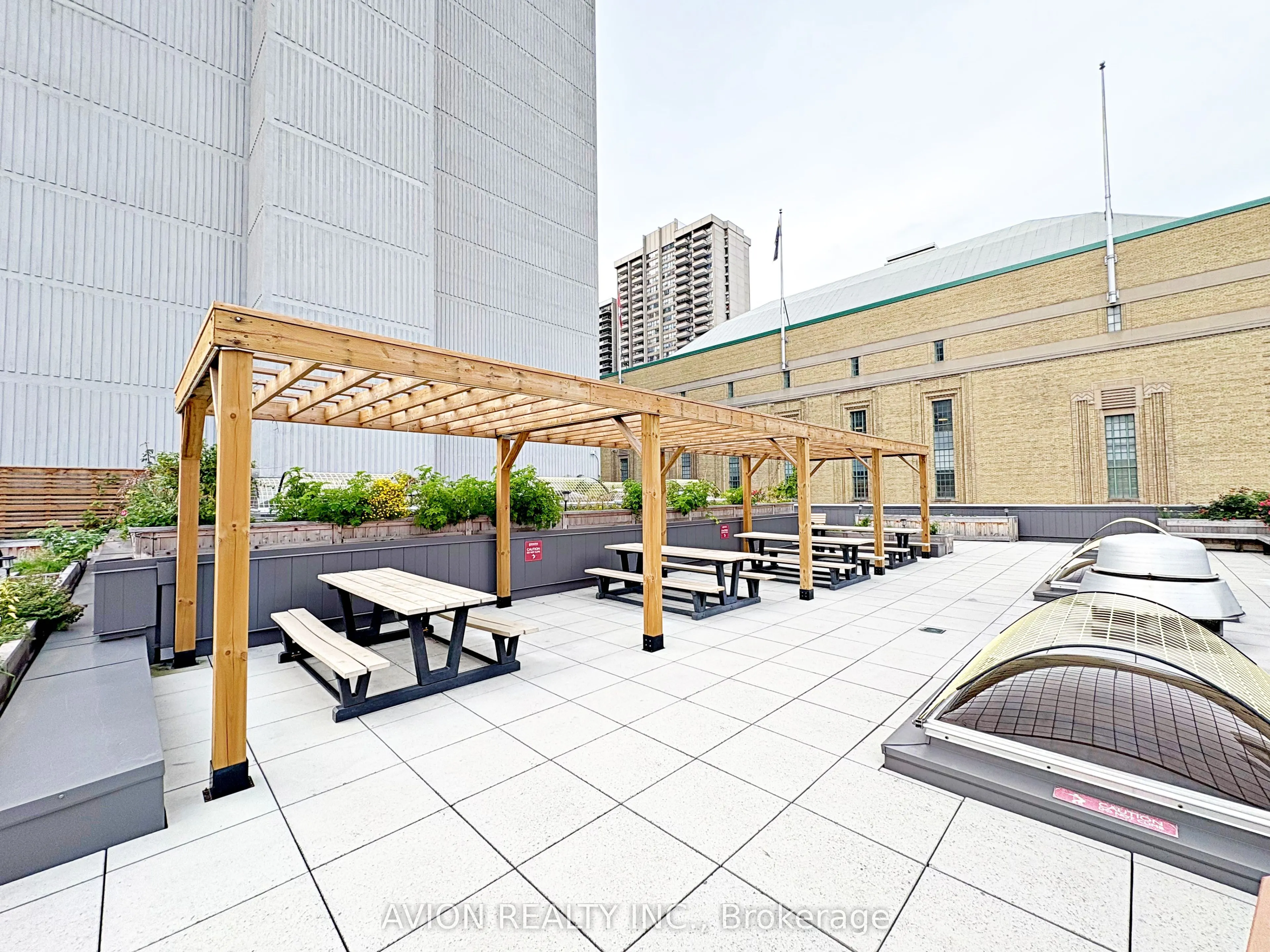 45 Carlton Street, ##1917