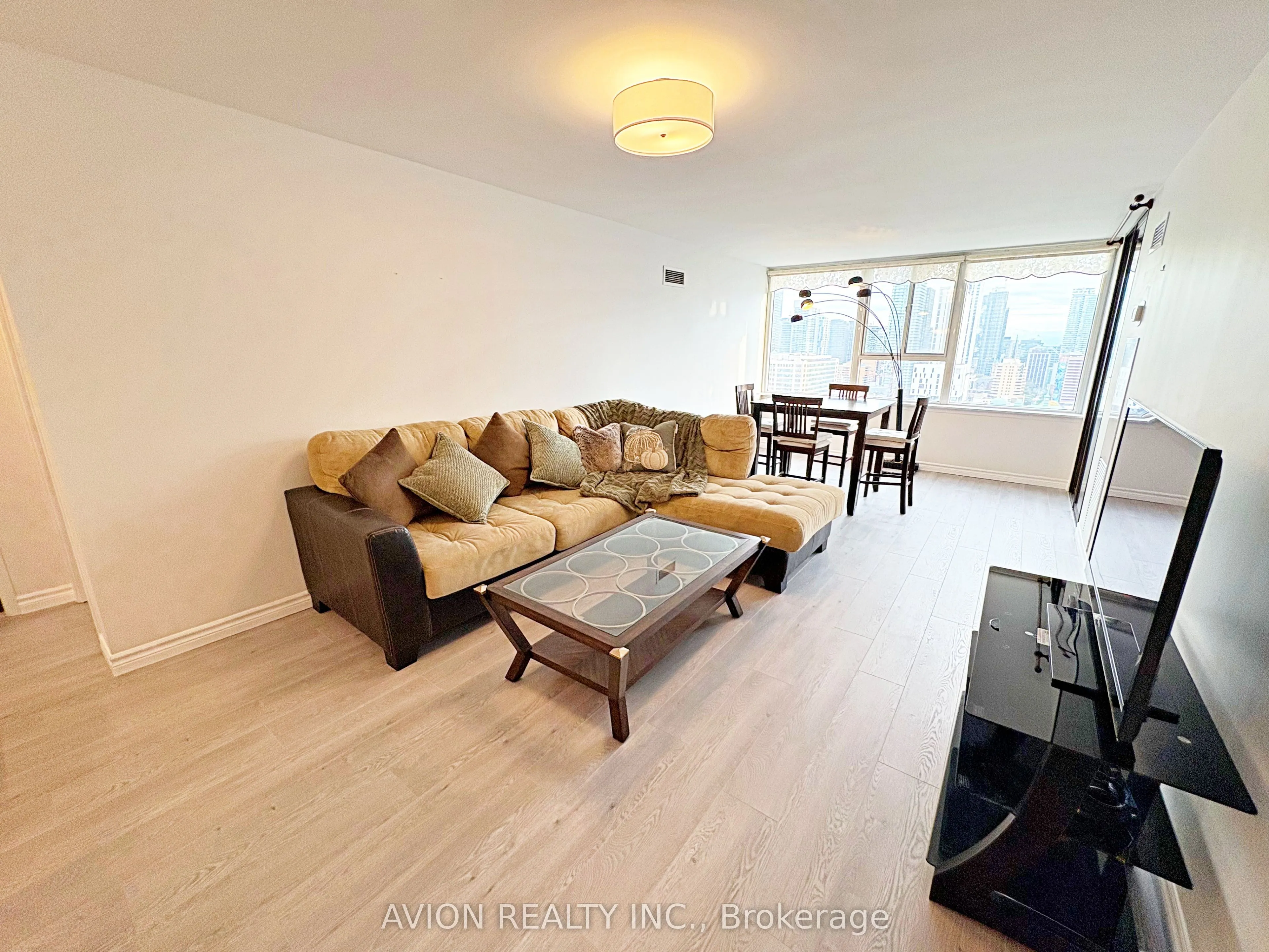 45 Carlton Street, ##1917