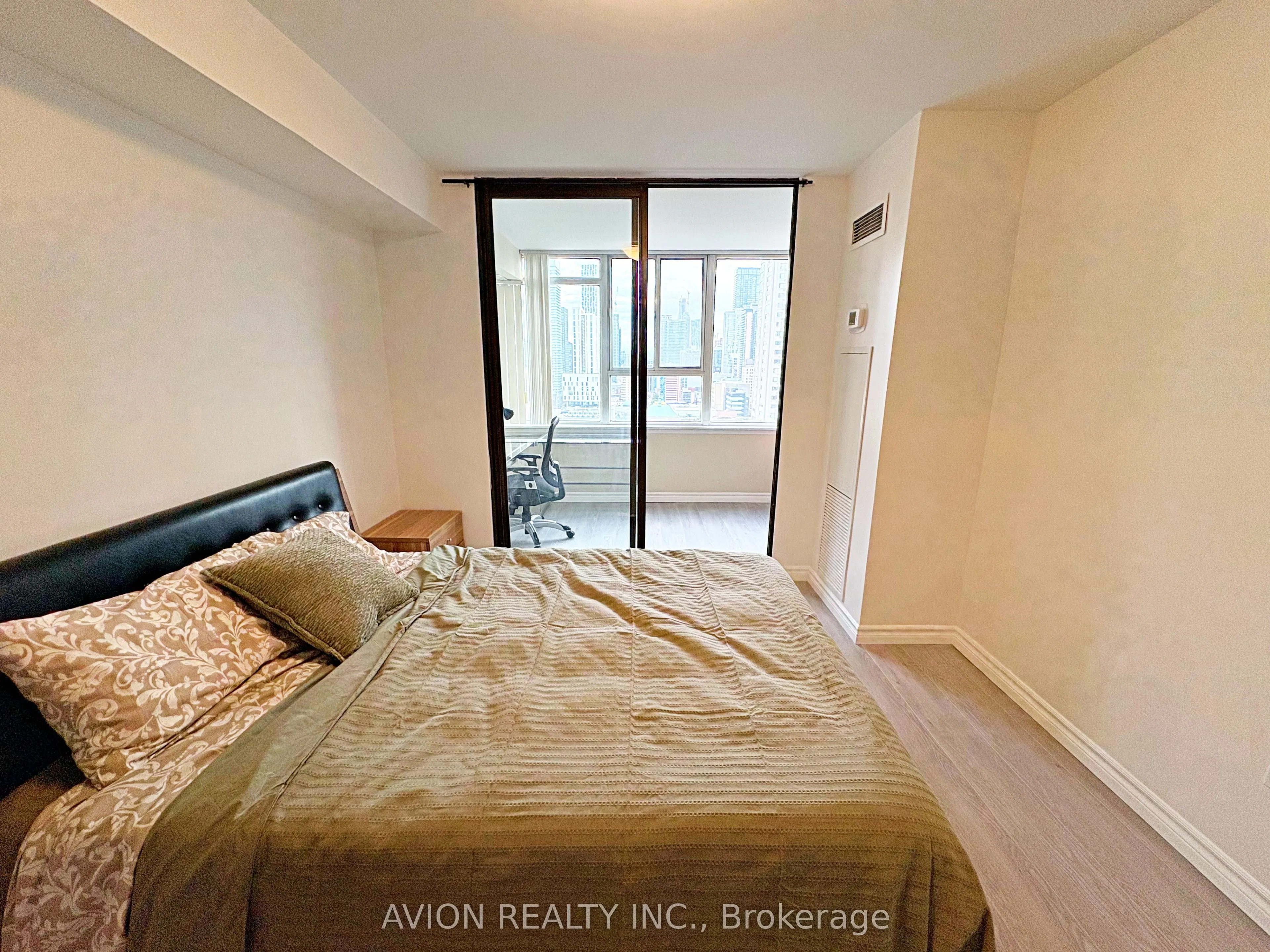 45 Carlton Street, ##1917