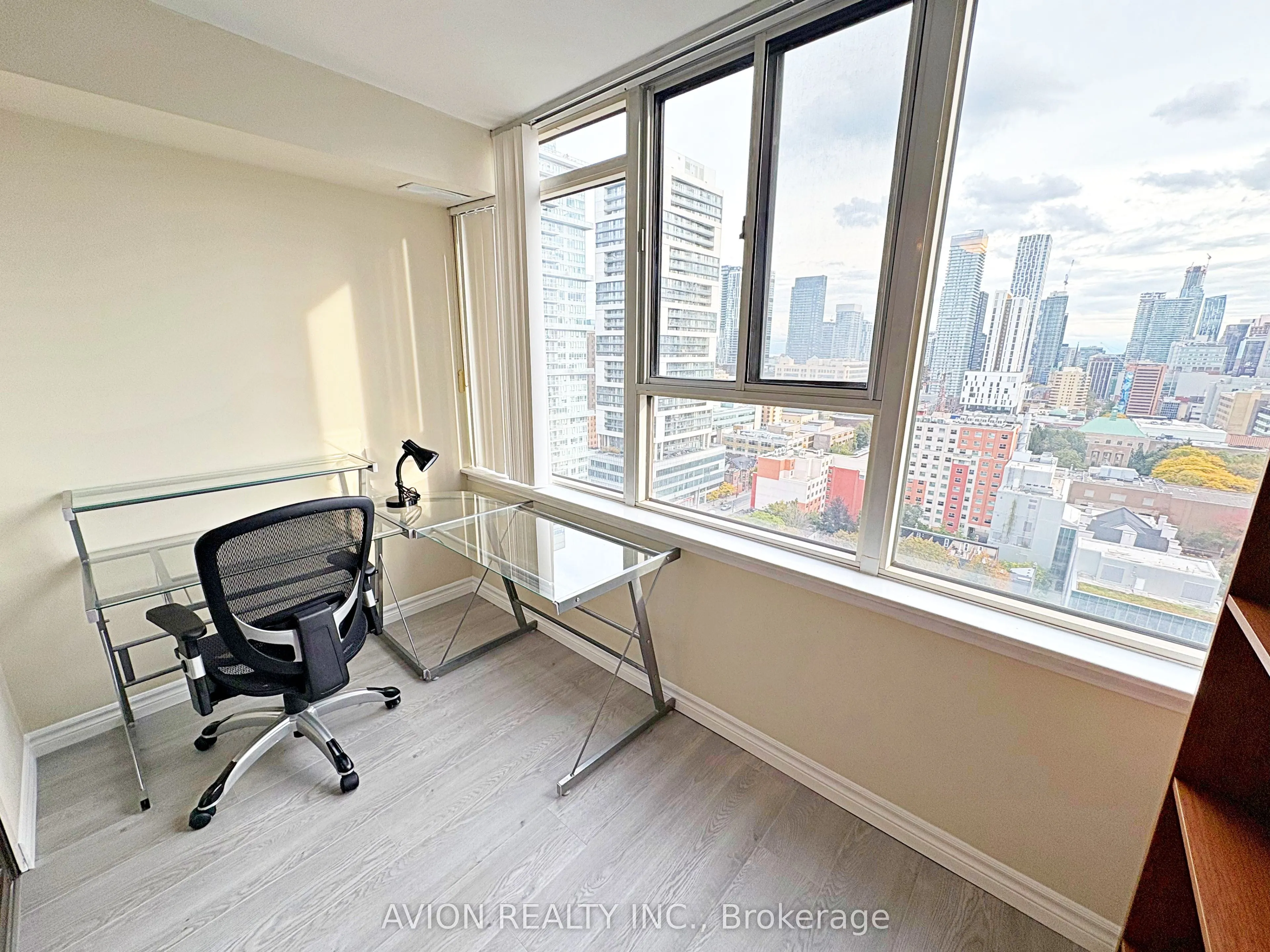 45 Carlton Street, ##1917