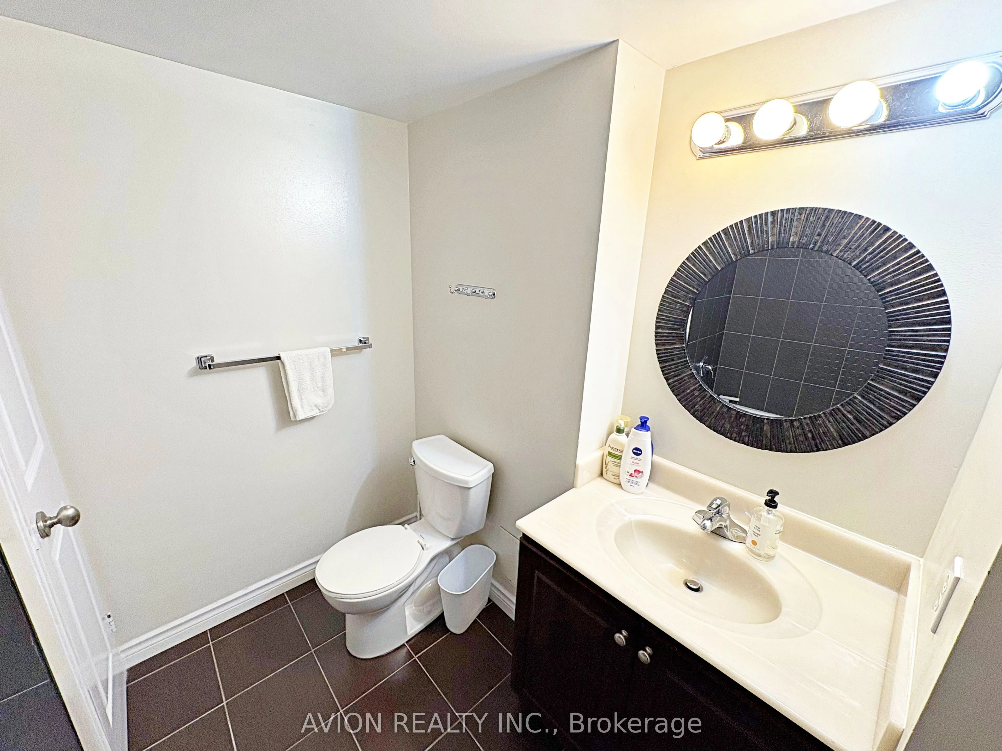 45 Carlton Street, ##1917