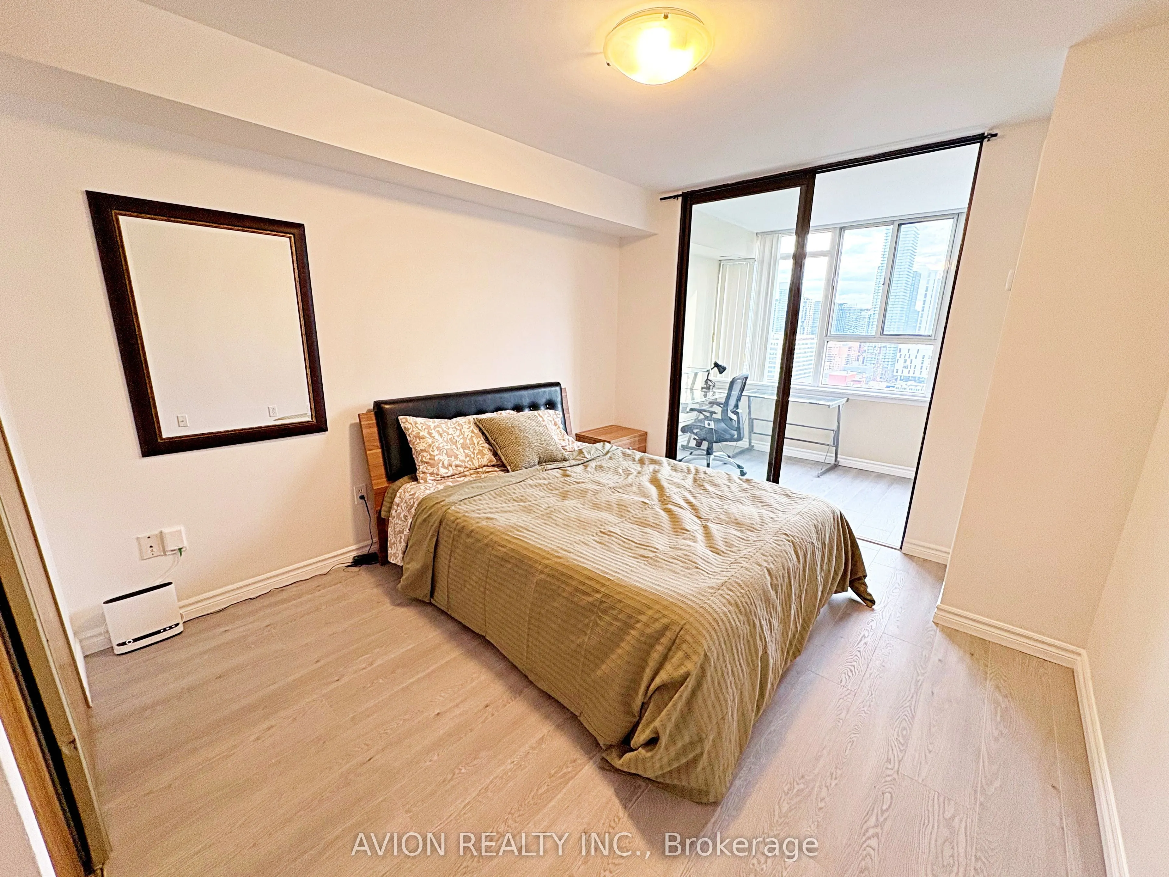 45 Carlton Street, ##1917