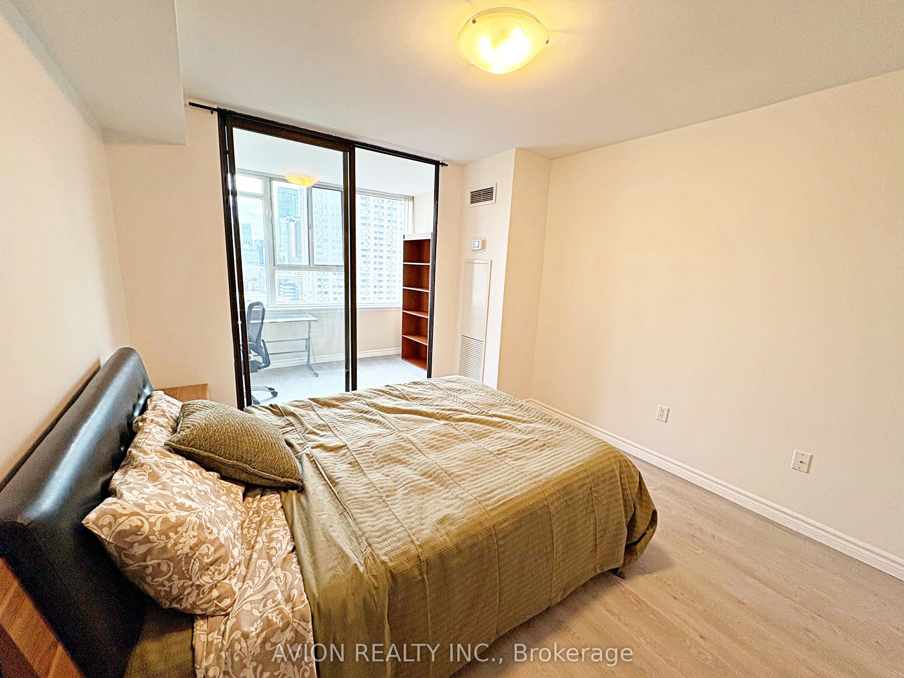 45 Carlton Street, ##1917