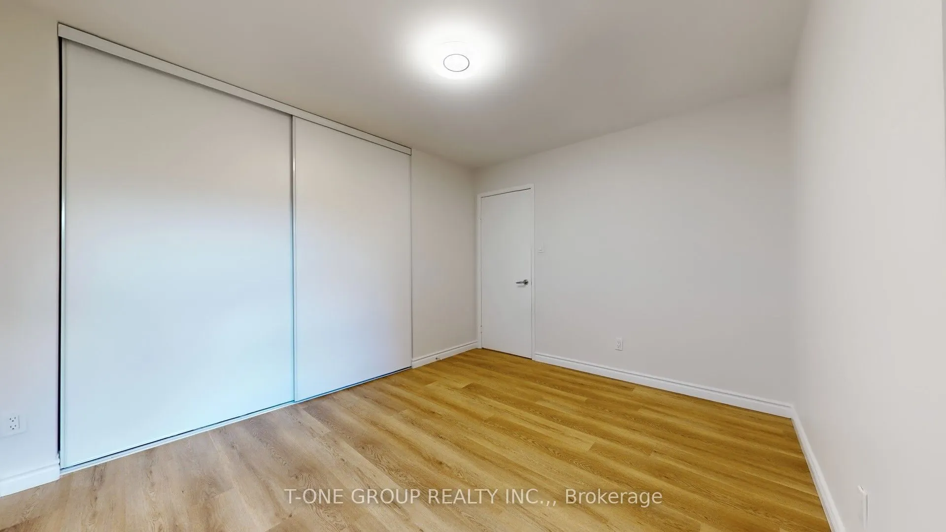 632 Adelaide Street W