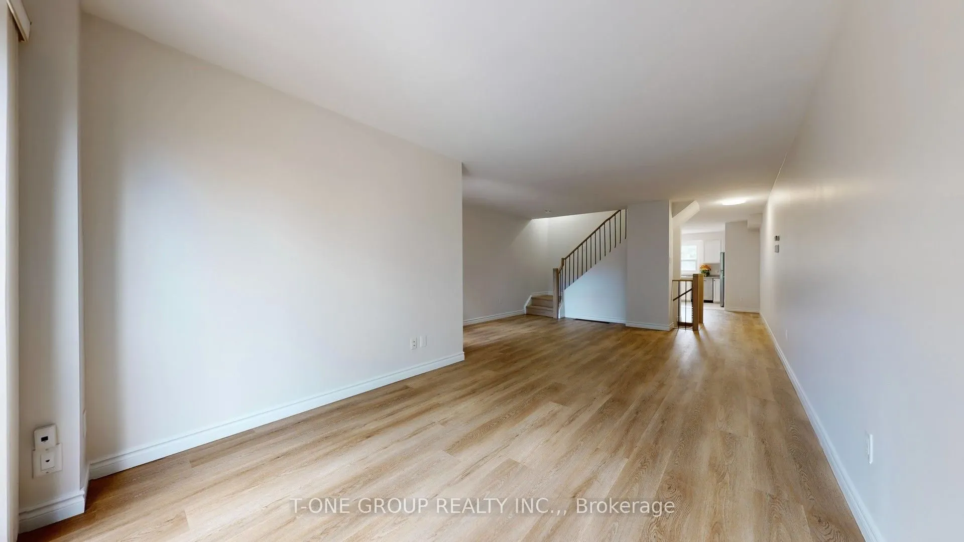 632 Adelaide Street W