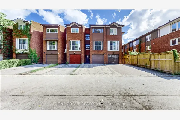 632 Adelaide Street W