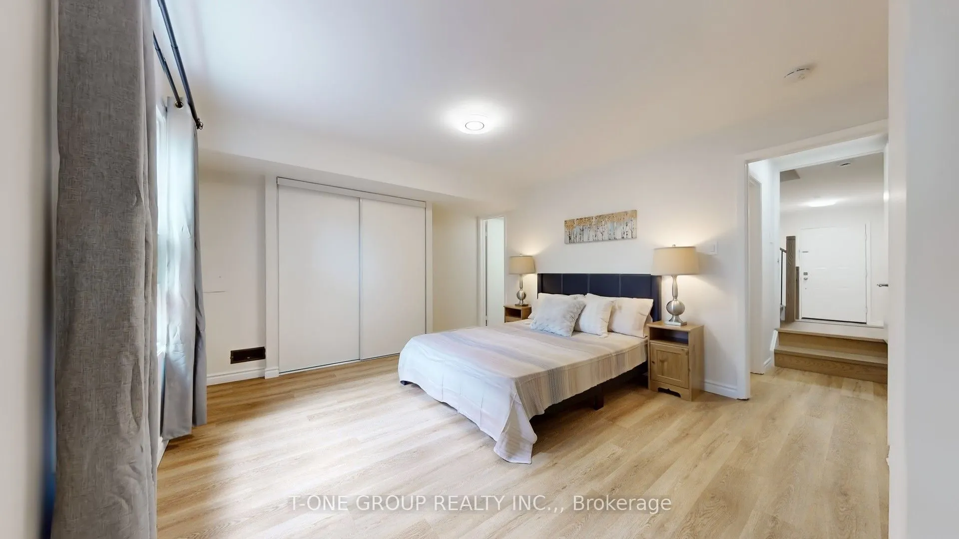 632 Adelaide Street W