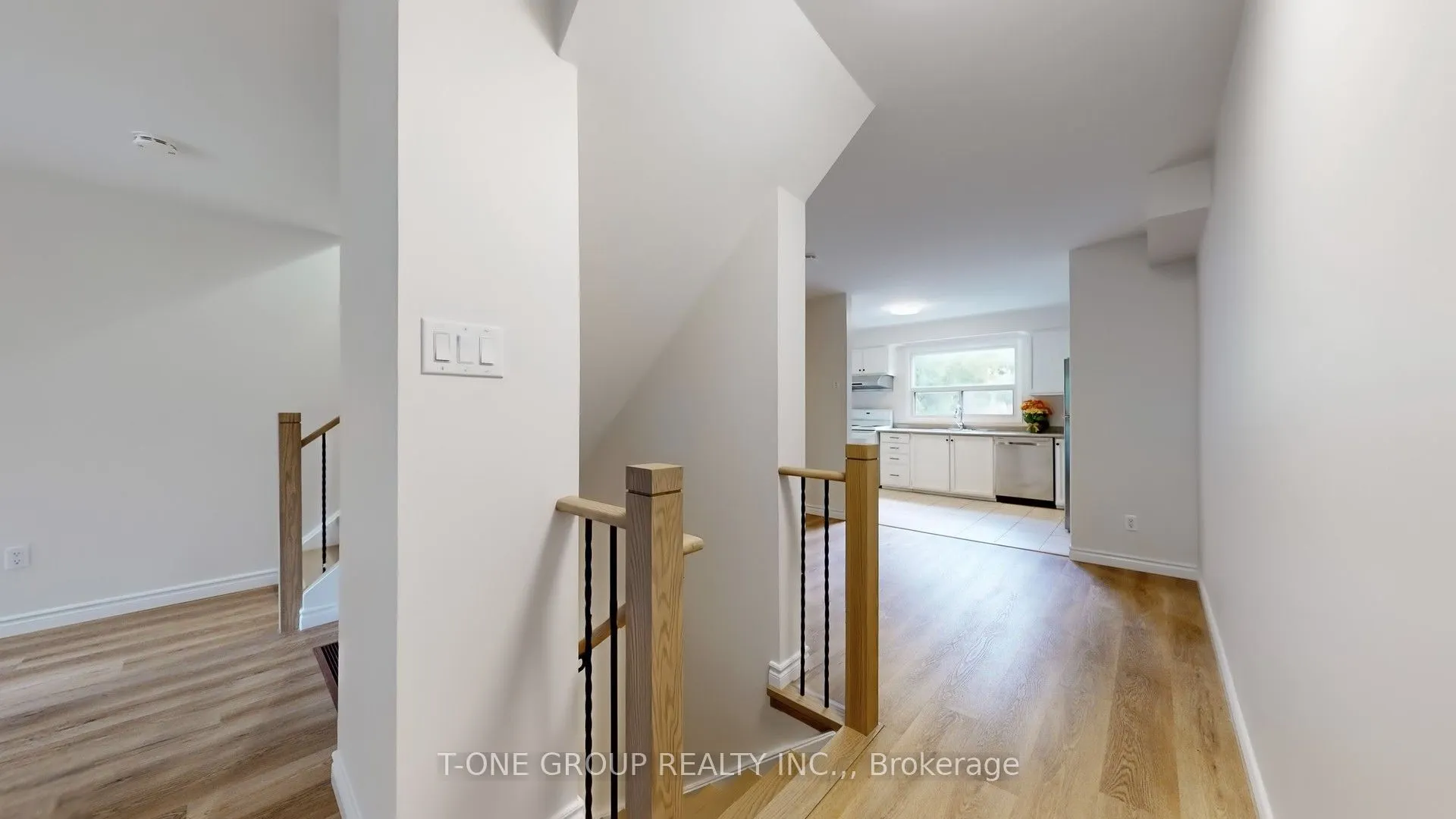 632 Adelaide Street W