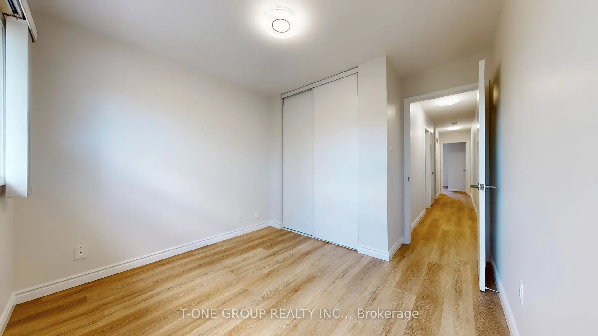 632 Adelaide Street W