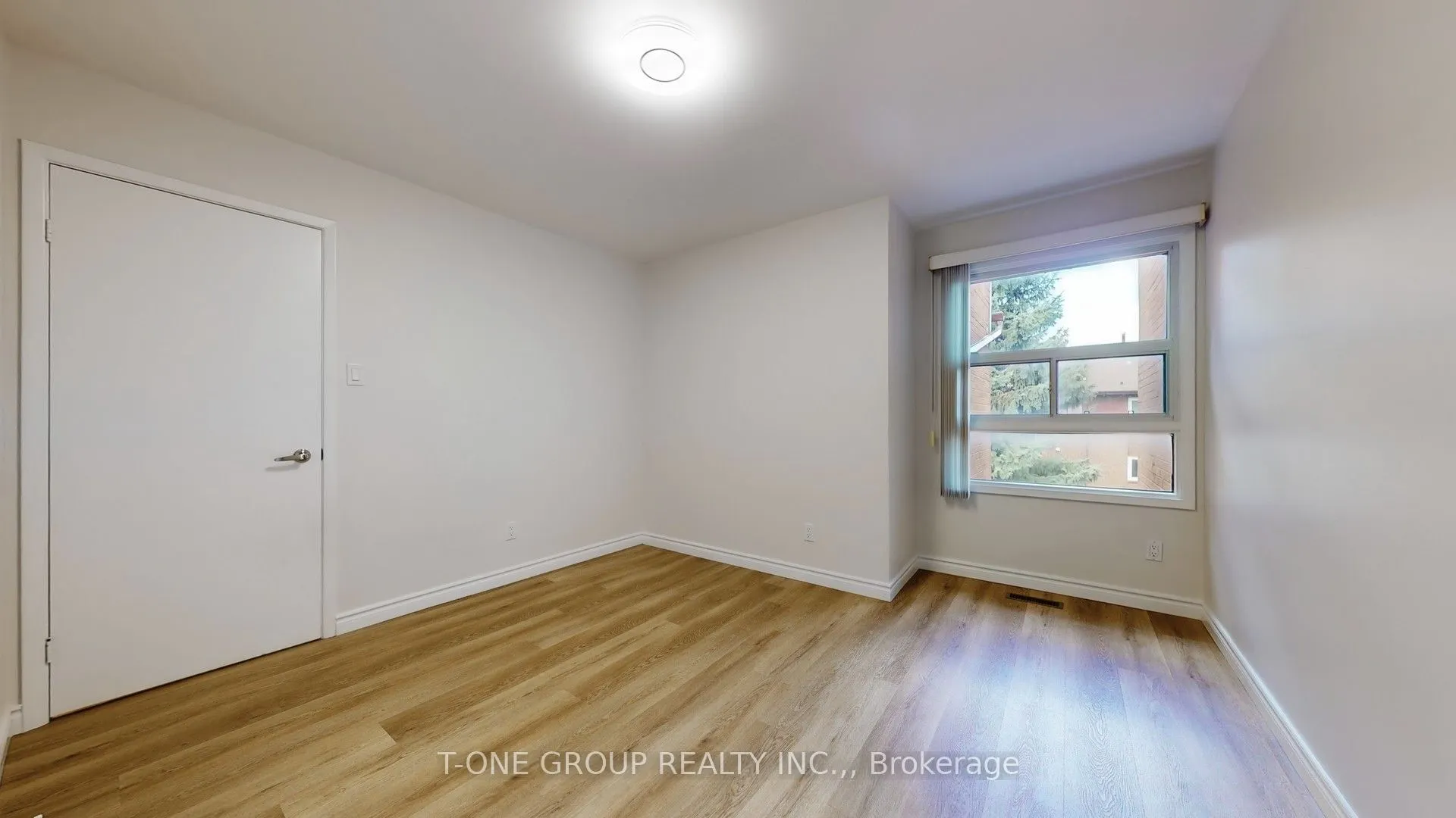 632 Adelaide Street W