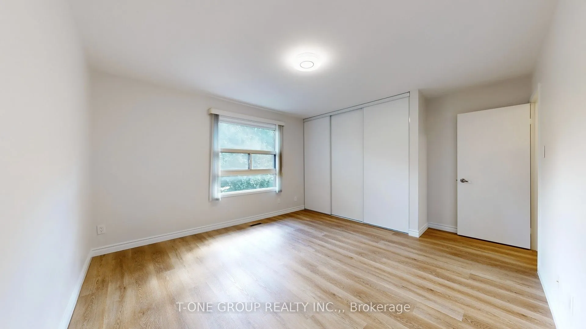 632 Adelaide Street W