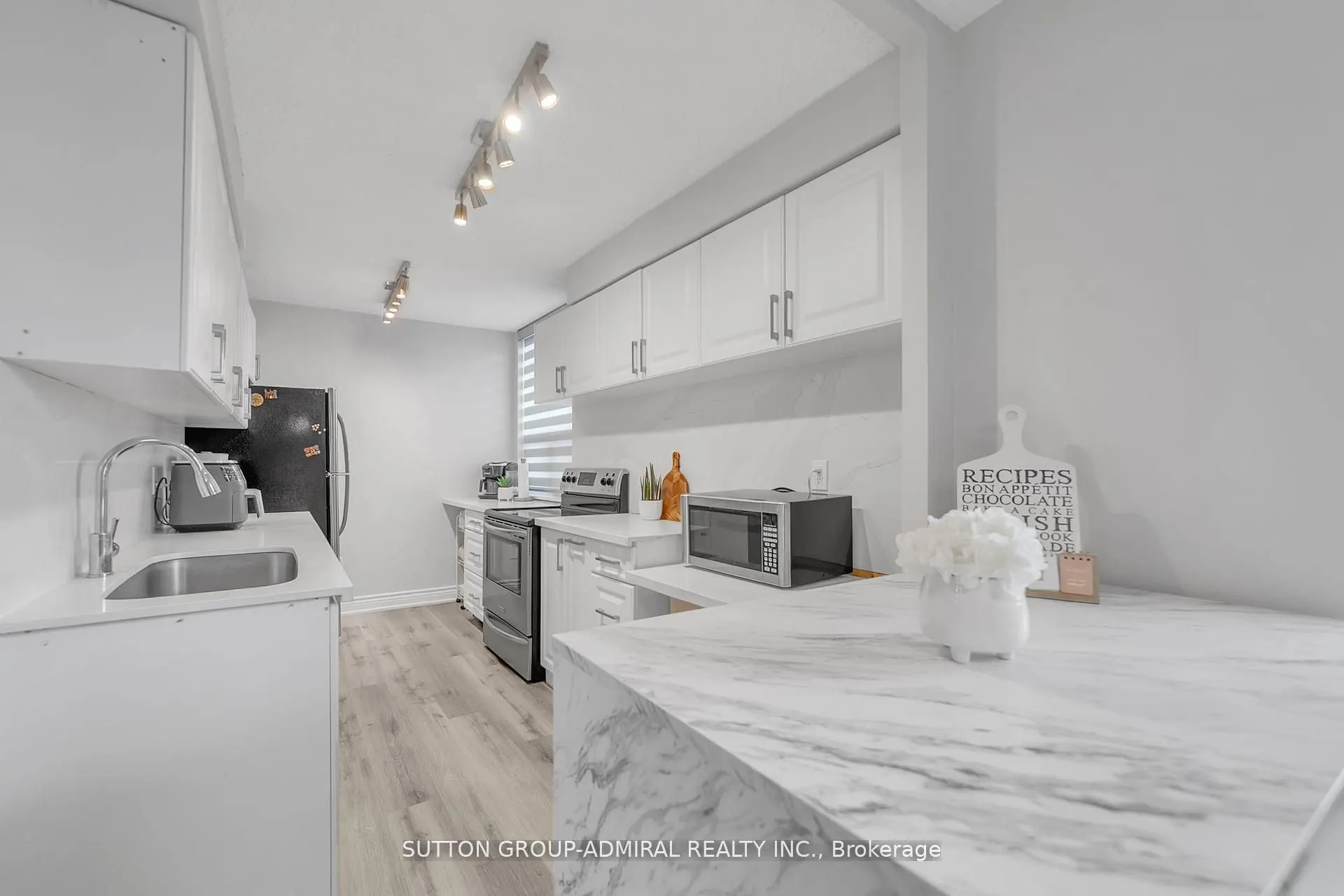 5 Old Sheppard Avenue, #808