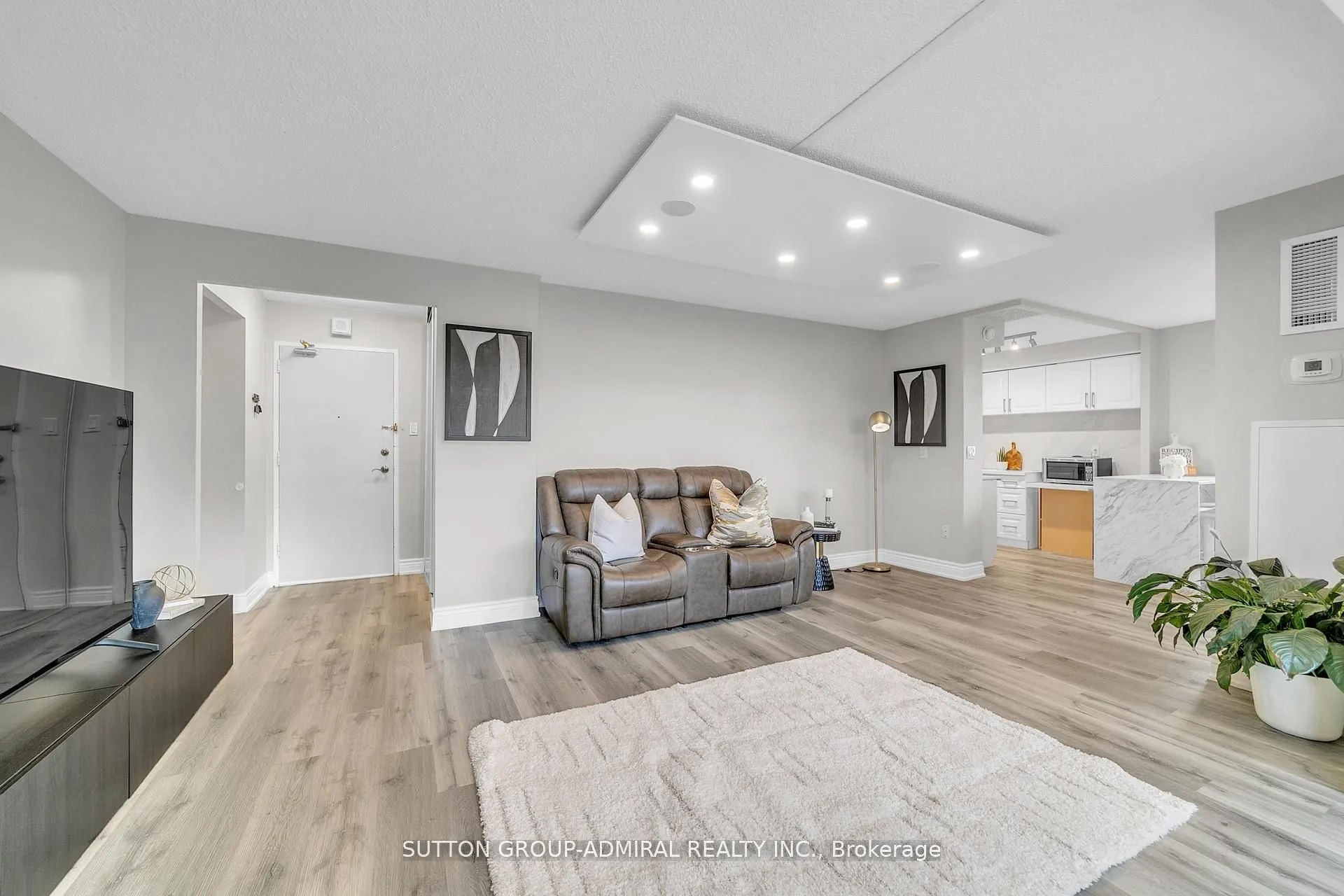 5 Old Sheppard Avenue, #808