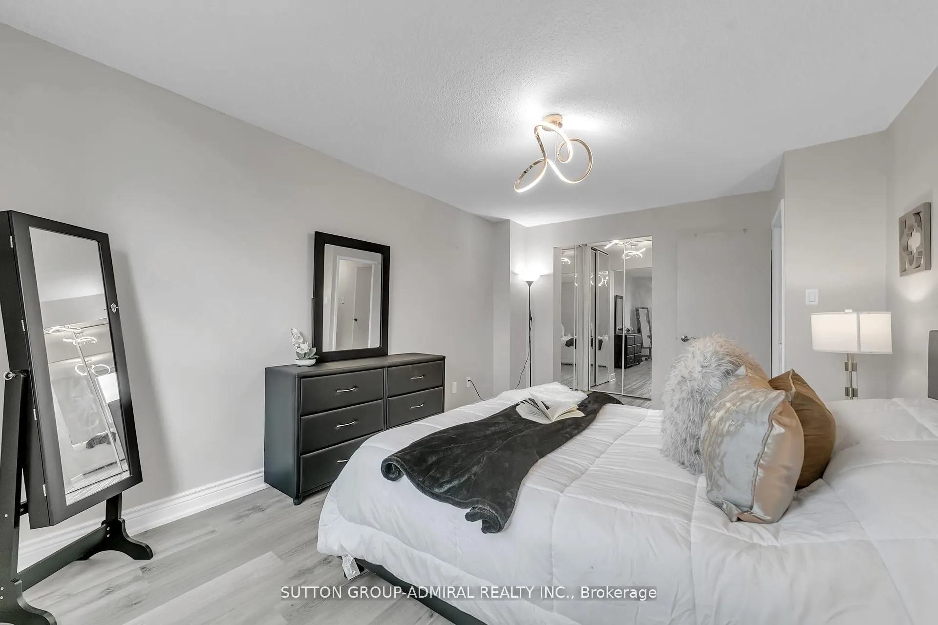 5 Old Sheppard Avenue, #808