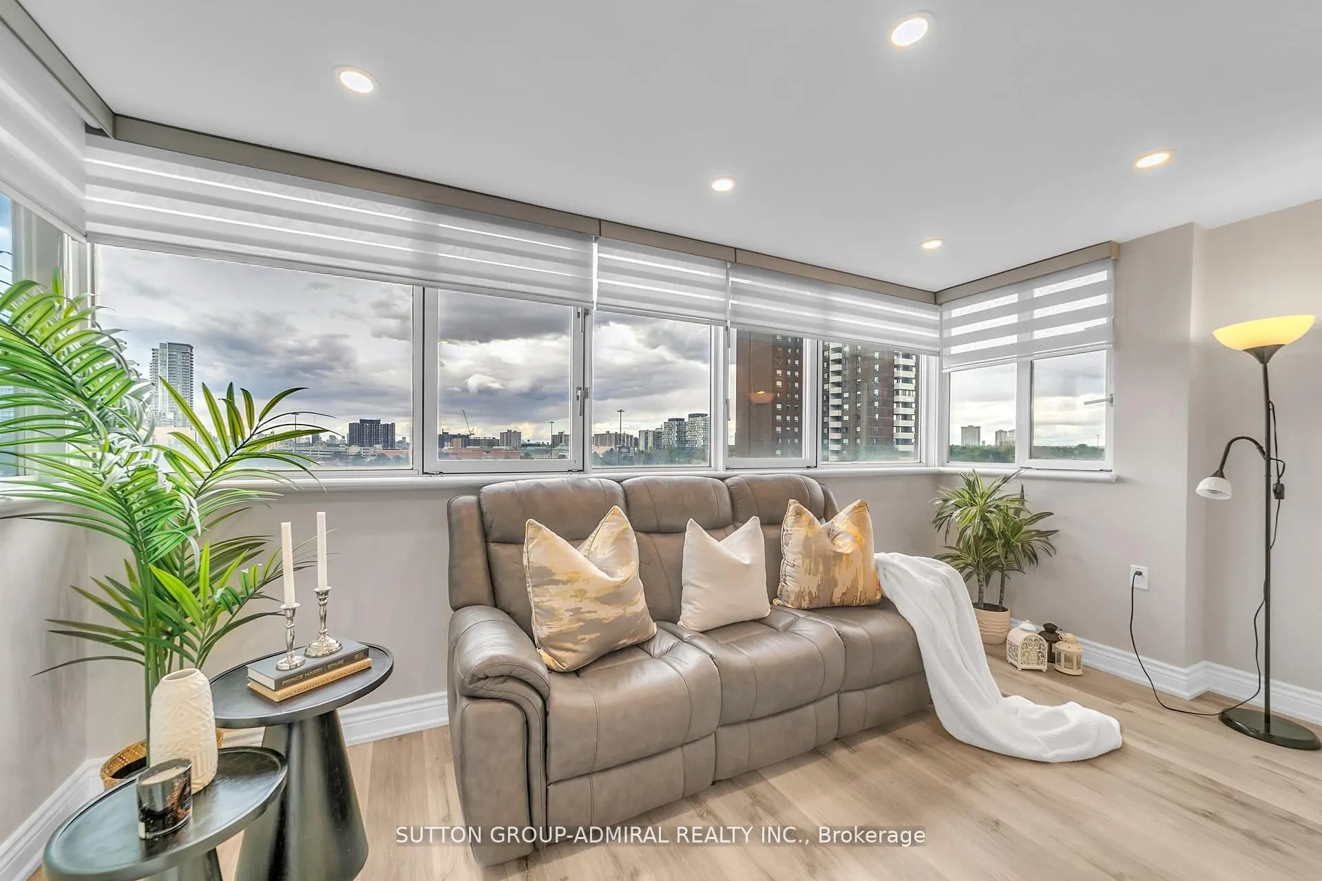 5 Old Sheppard Avenue, #808