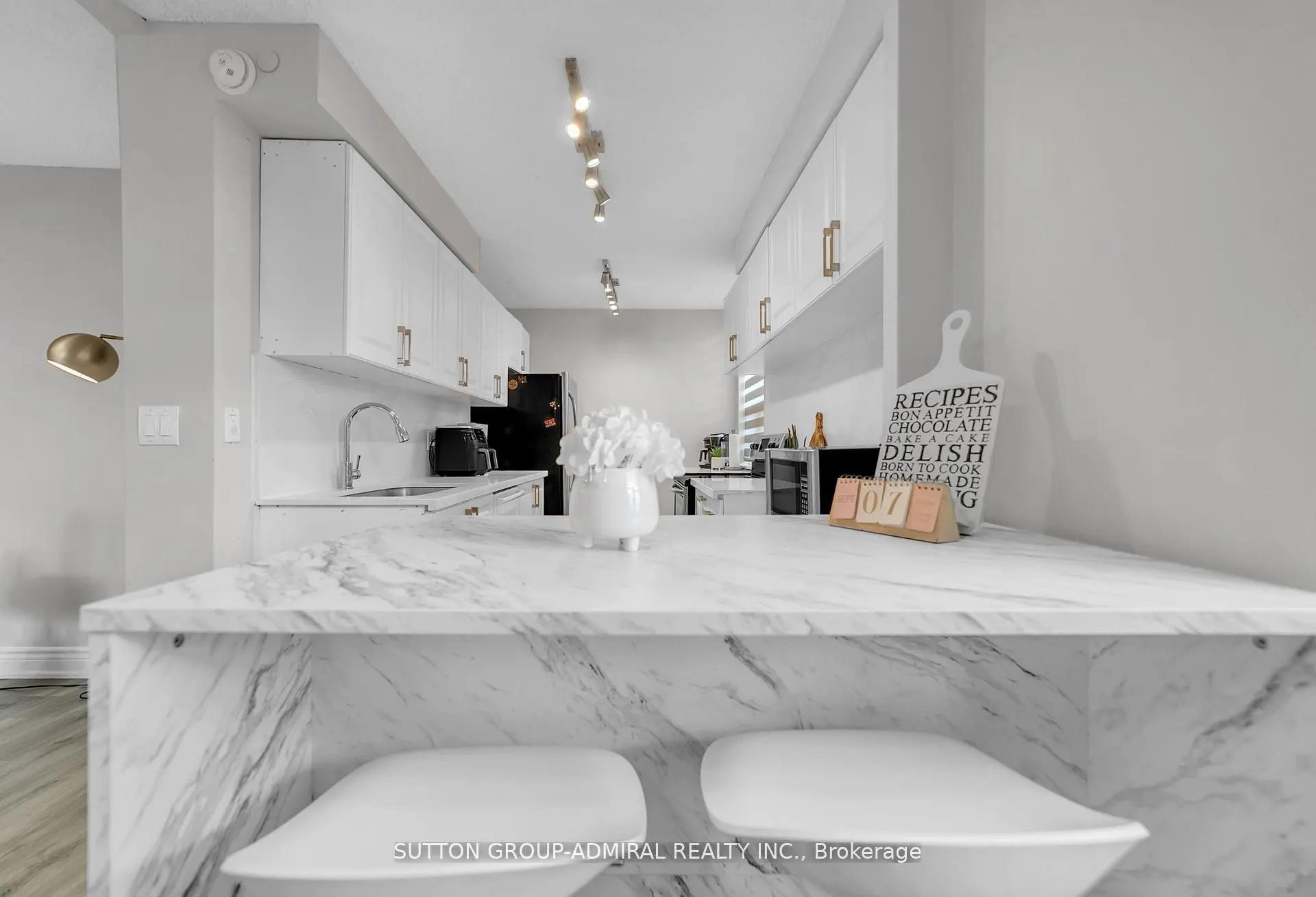 5 Old Sheppard Avenue, #808