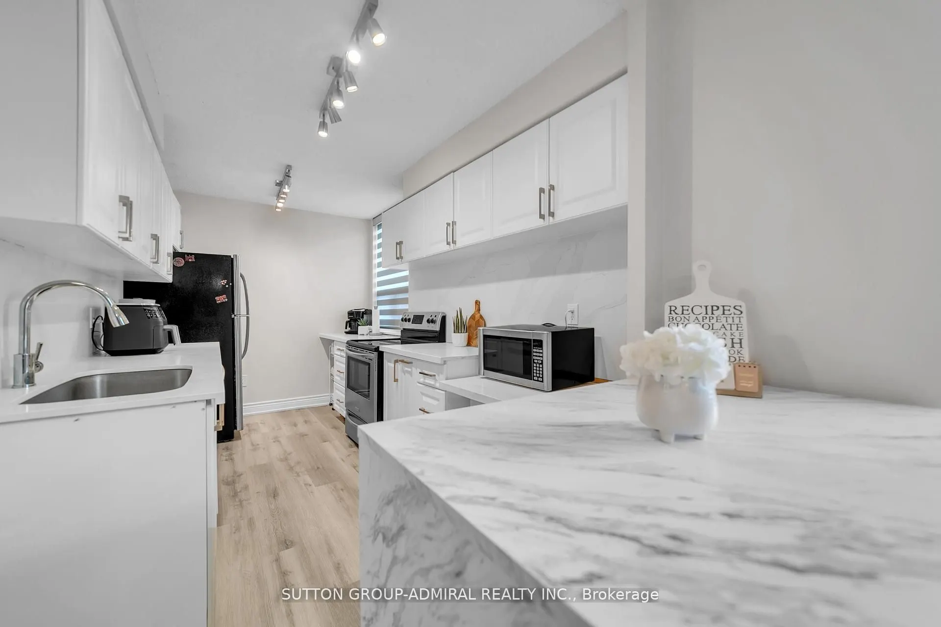 5 Old Sheppard Avenue, #808