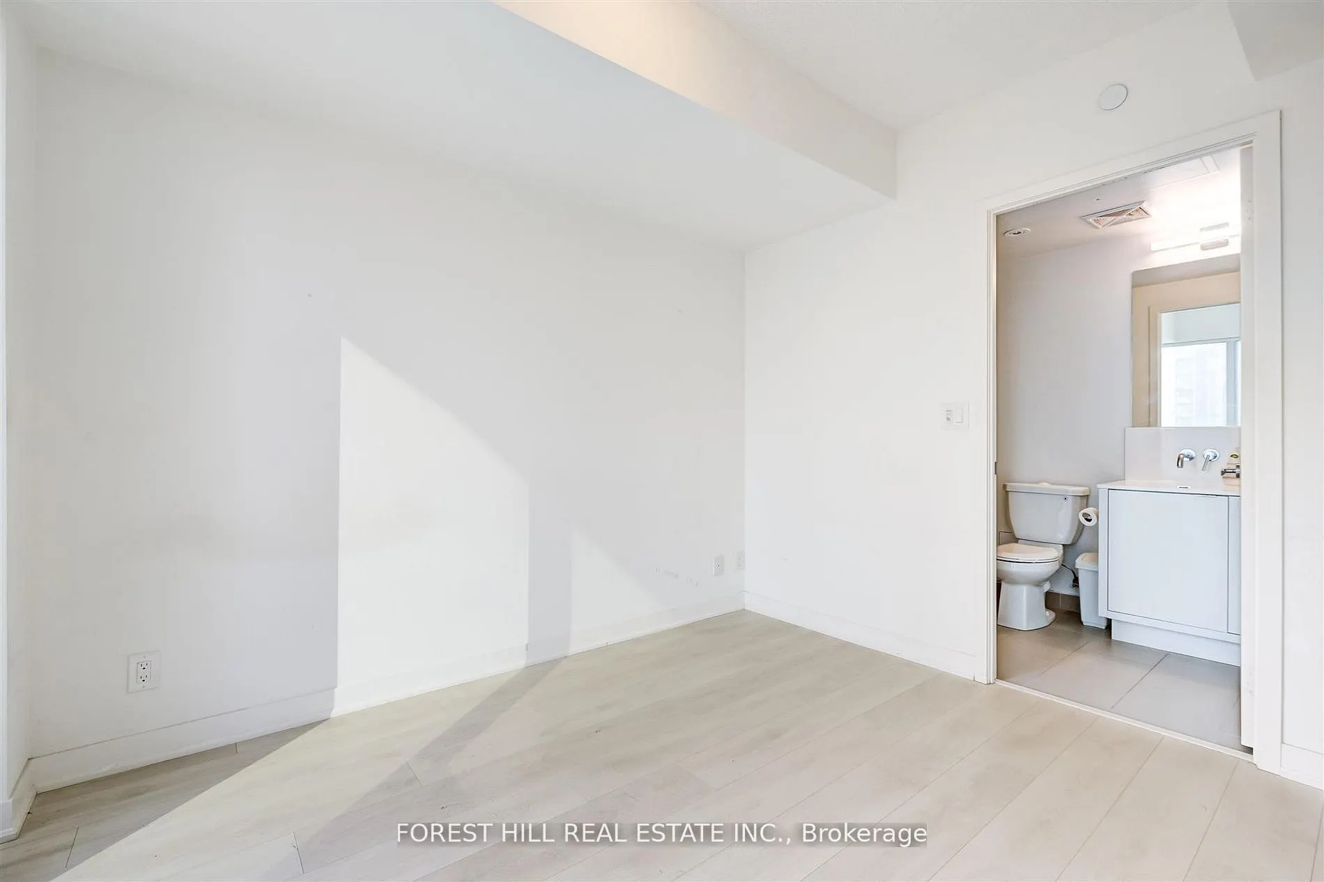 88 HARBOUR Street, #1004