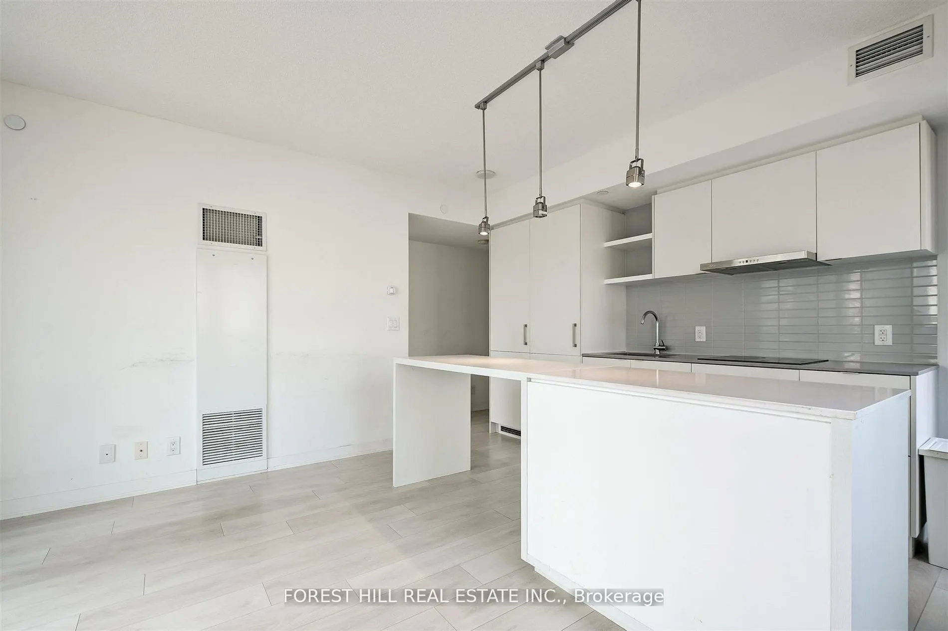 88 HARBOUR Street, #1004