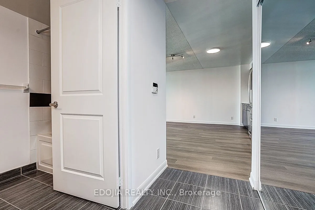 17 Anndale Drive, #1617