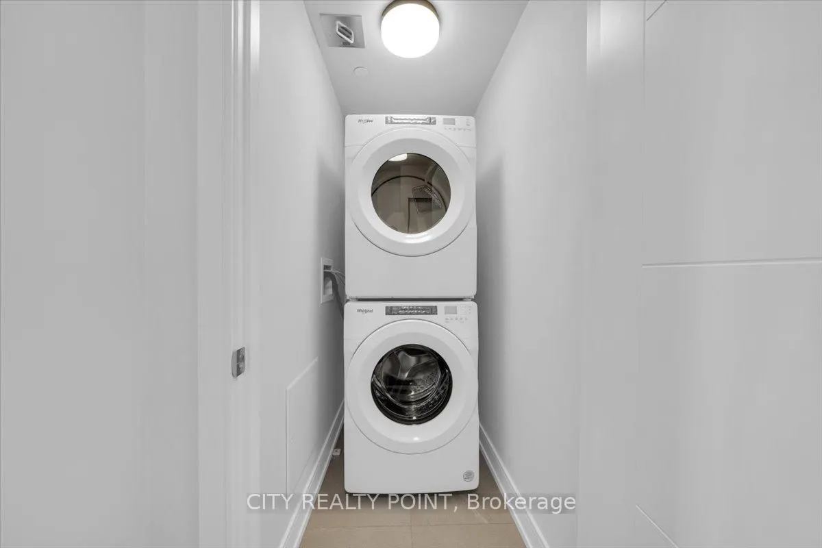 664 Spadina Avenue, #512