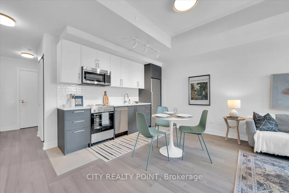 664 Spadina Avenue, #512