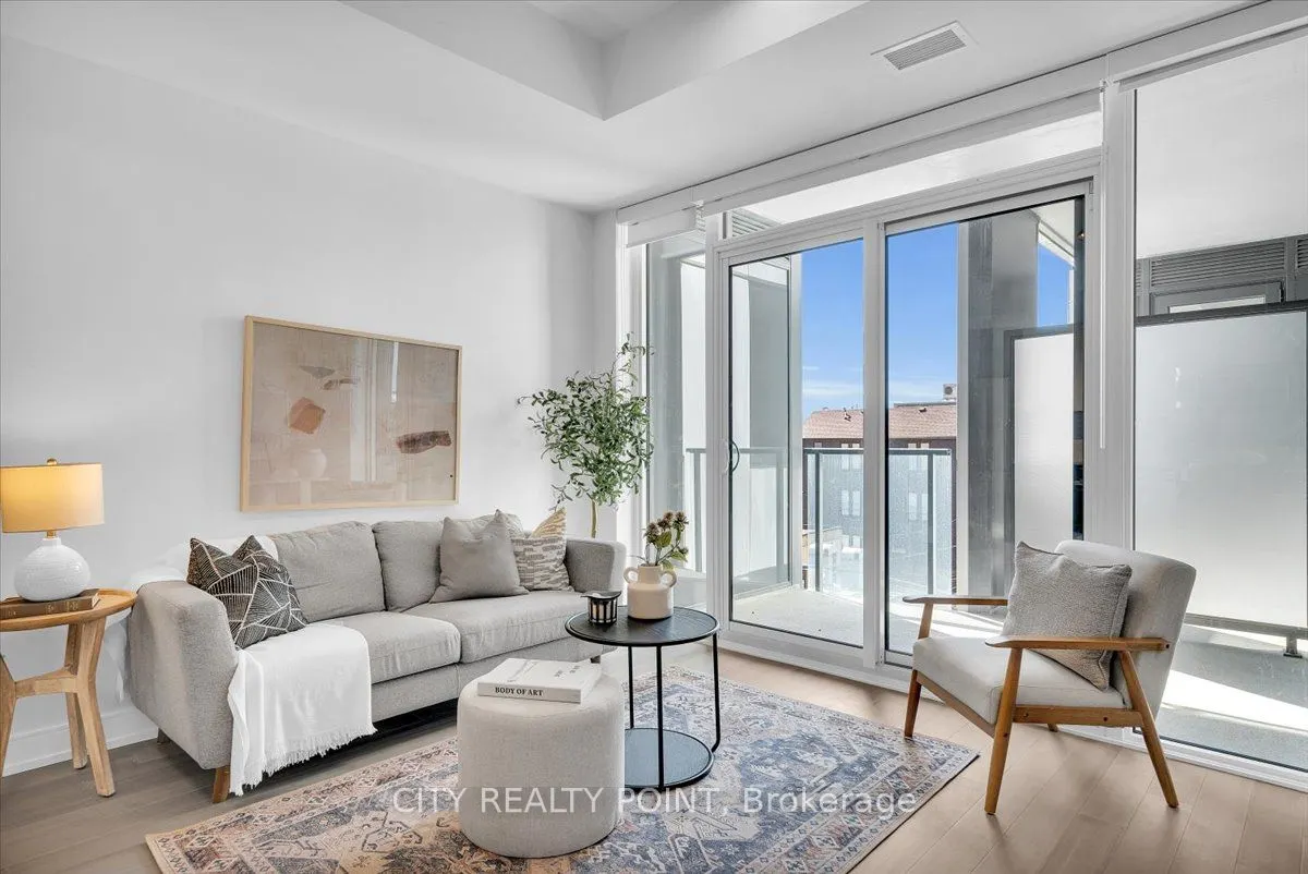 664 Spadina Avenue, #512