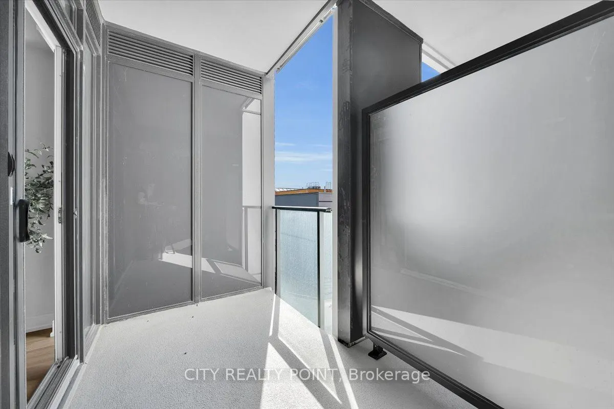 664 Spadina Avenue, #512