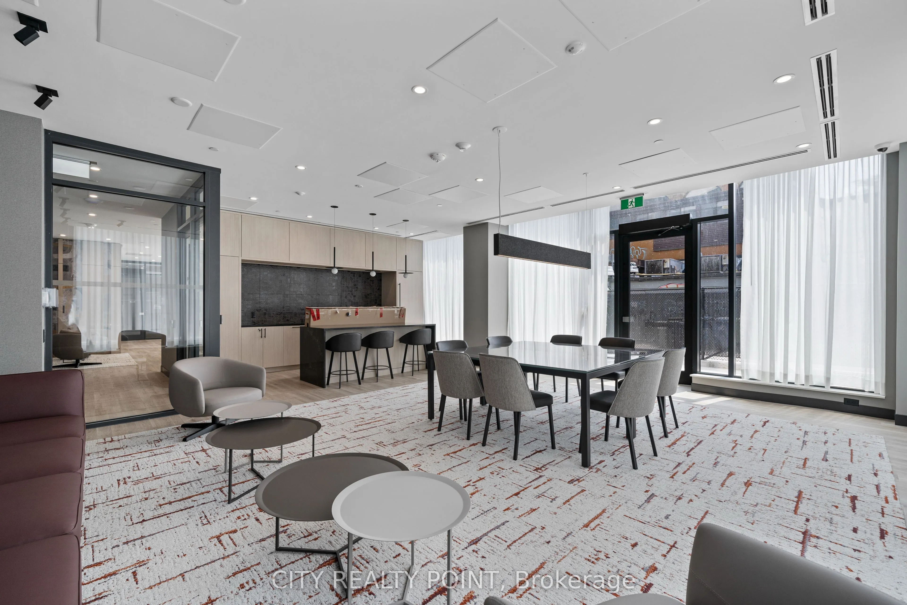 664 Spadina Avenue, #512