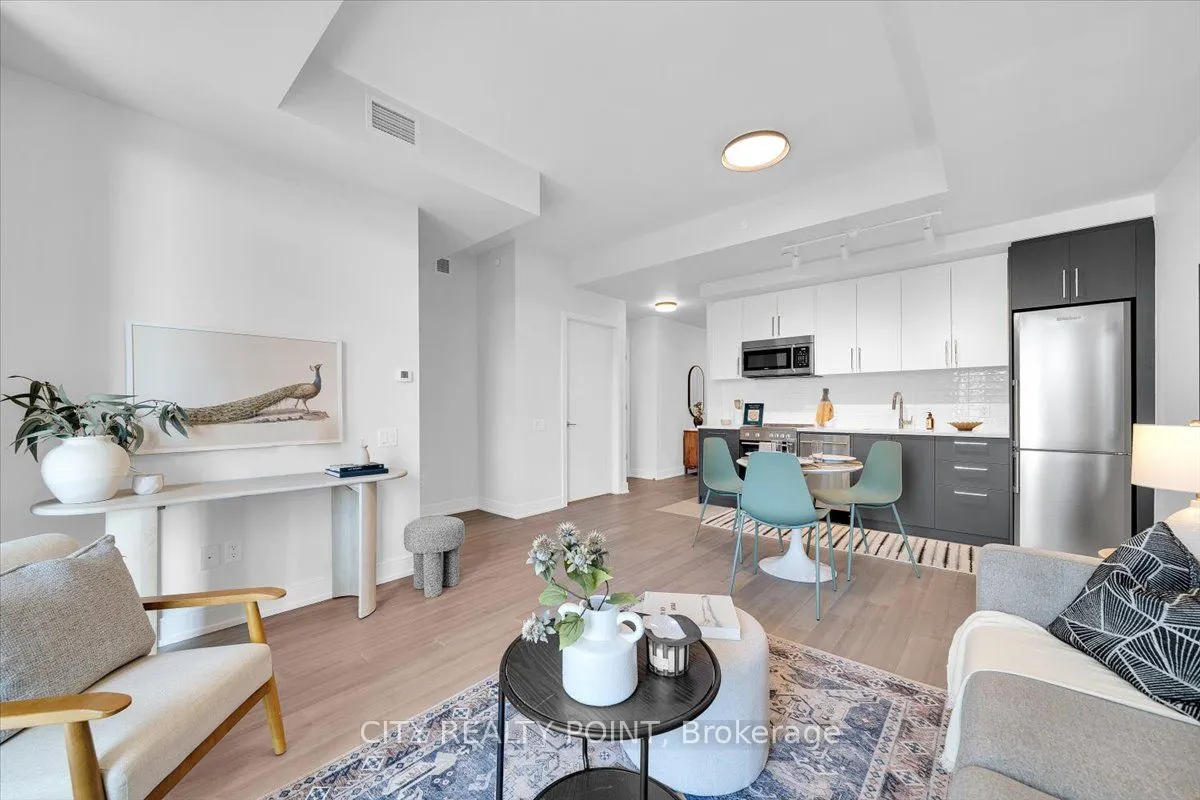 664 Spadina Avenue, #512