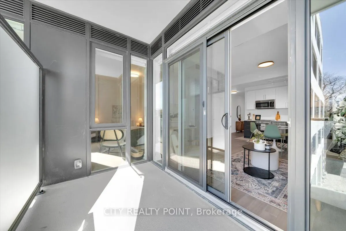 664 Spadina Avenue, #512