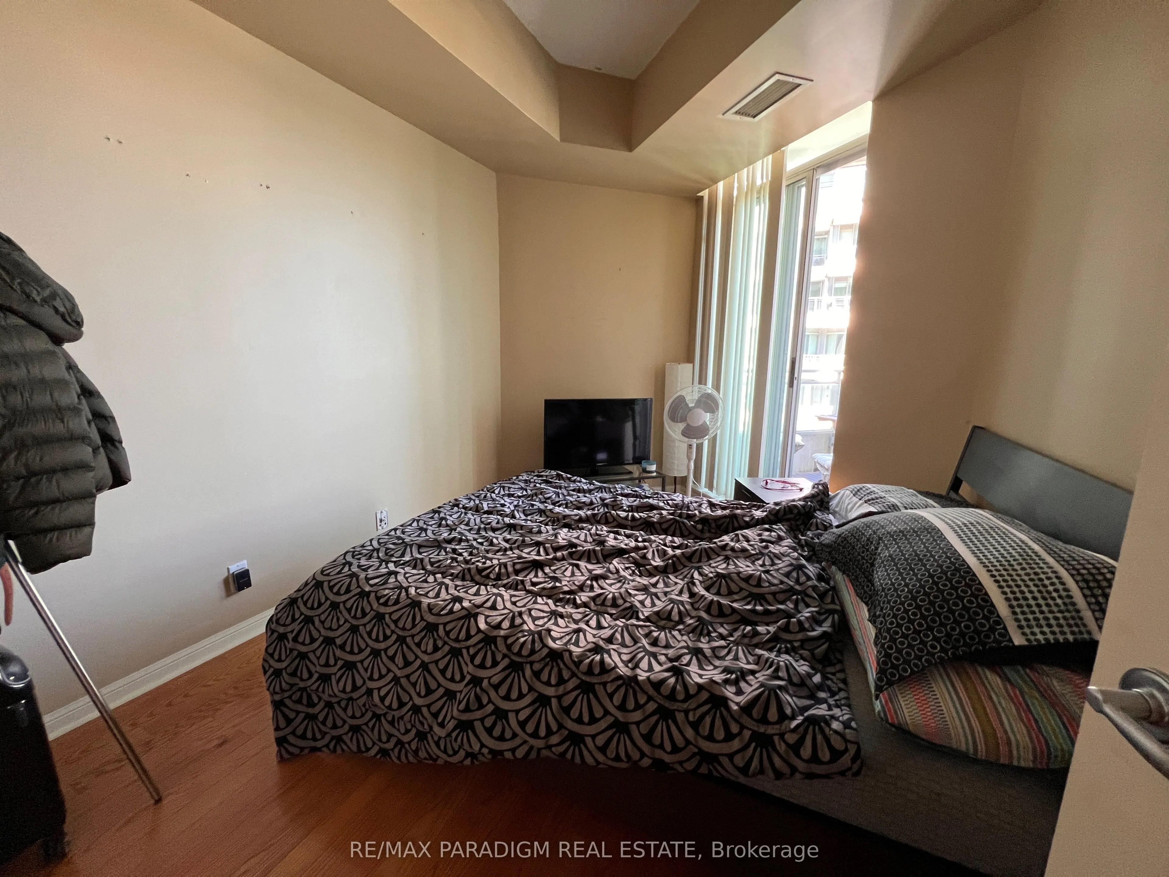 230 Queens Quay W, #2515