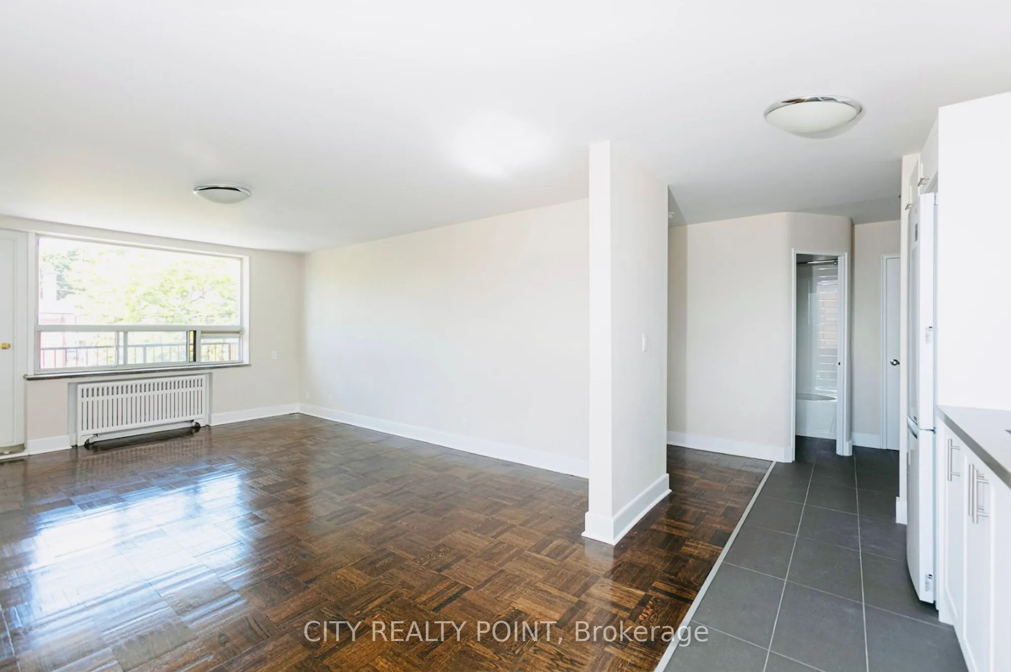 990 Avenue Road, #306