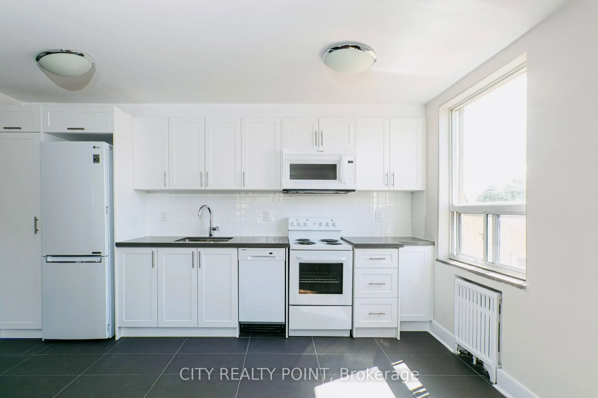 990 Avenue Road, #306