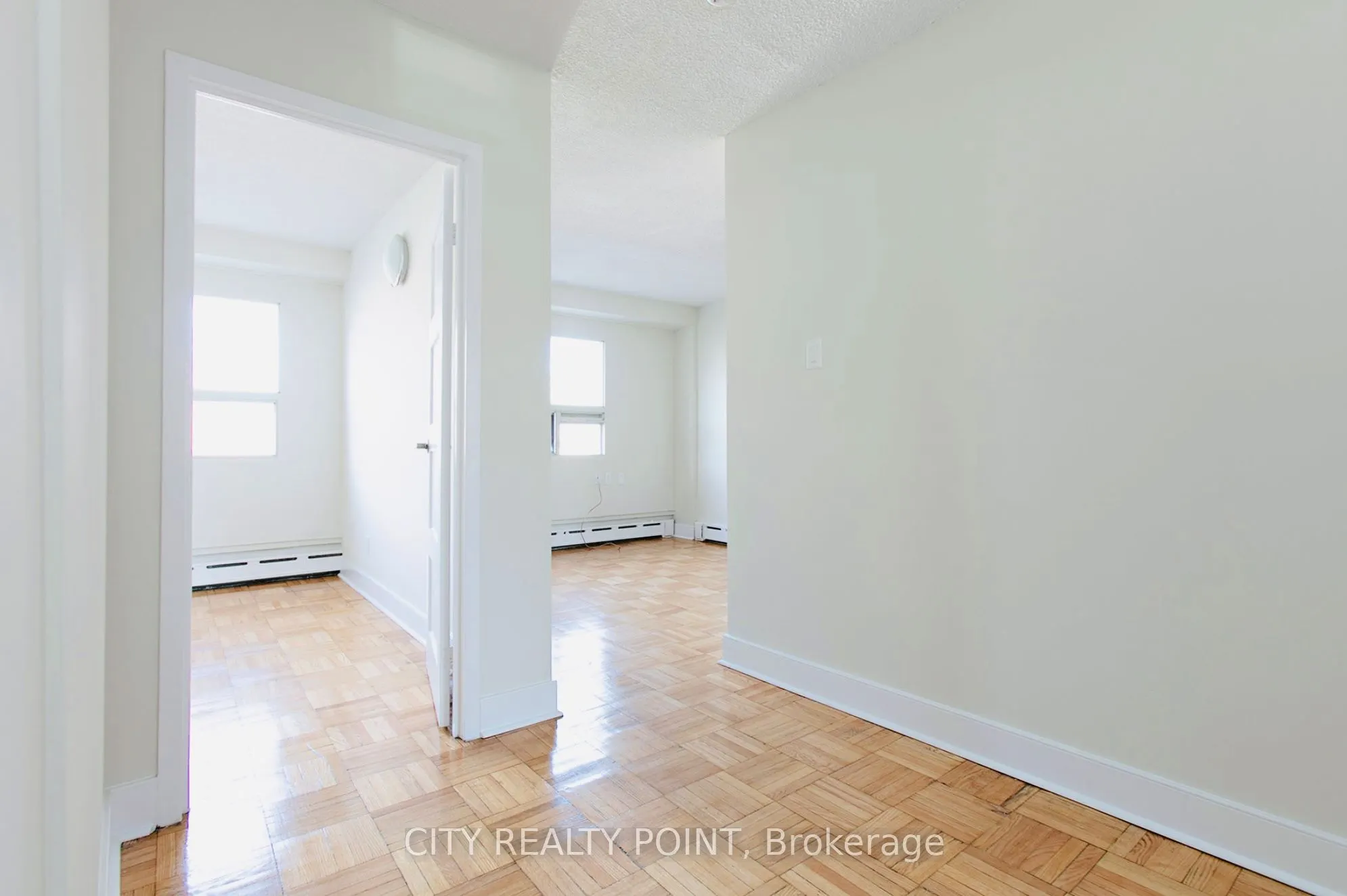 990 Avenue Road, #302