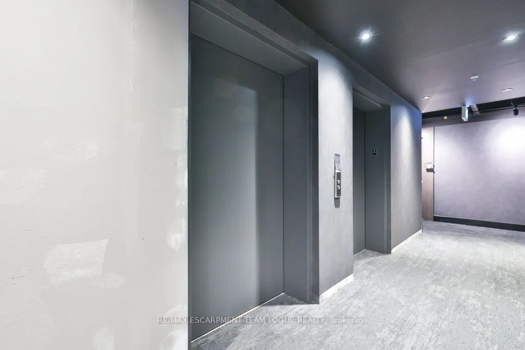 111 Bathurst Street, #416