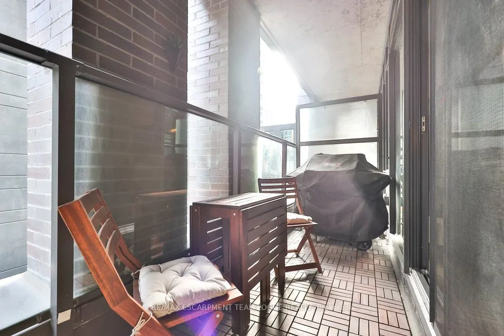 111 Bathurst Street, #416