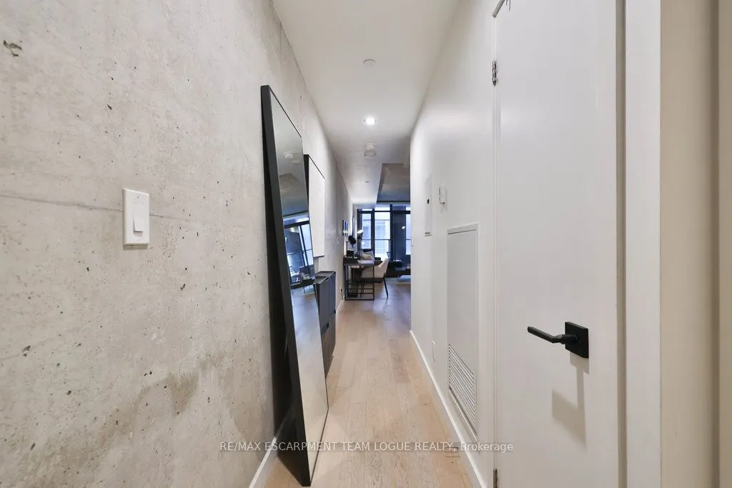 111 Bathurst Street, #416