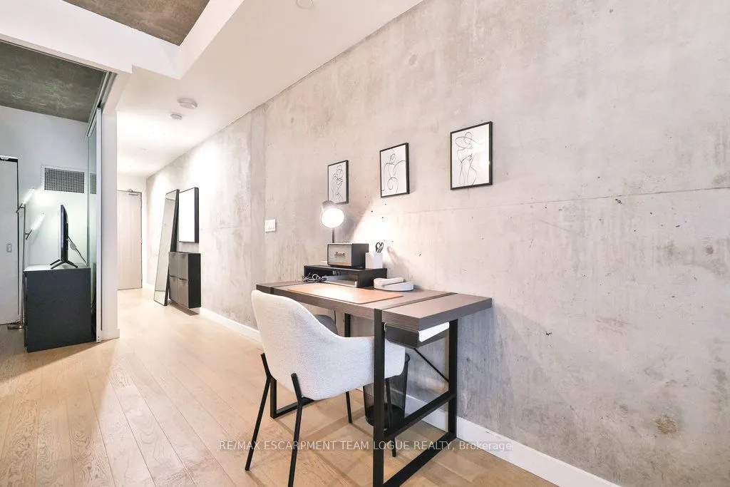 111 Bathurst Street, #416