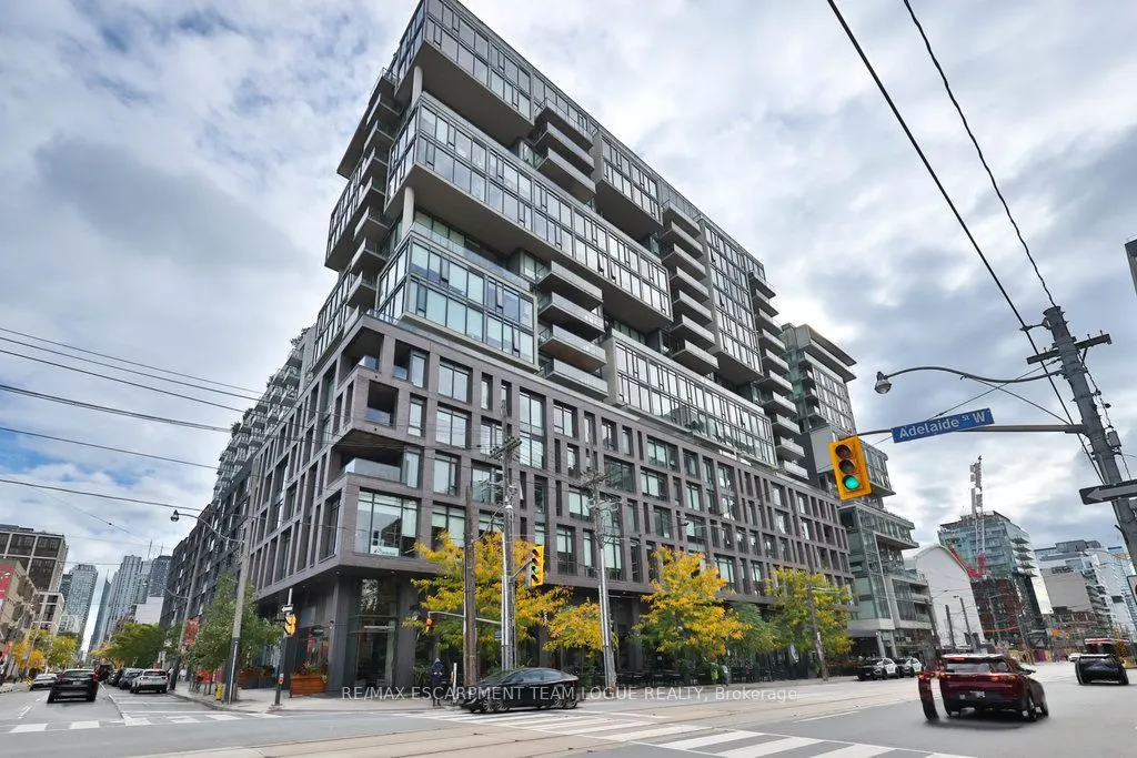 111 Bathurst Street, #416
