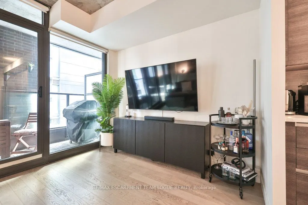 111 Bathurst Street, #416