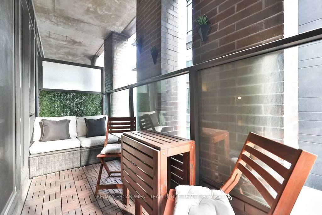 111 Bathurst Street, #416