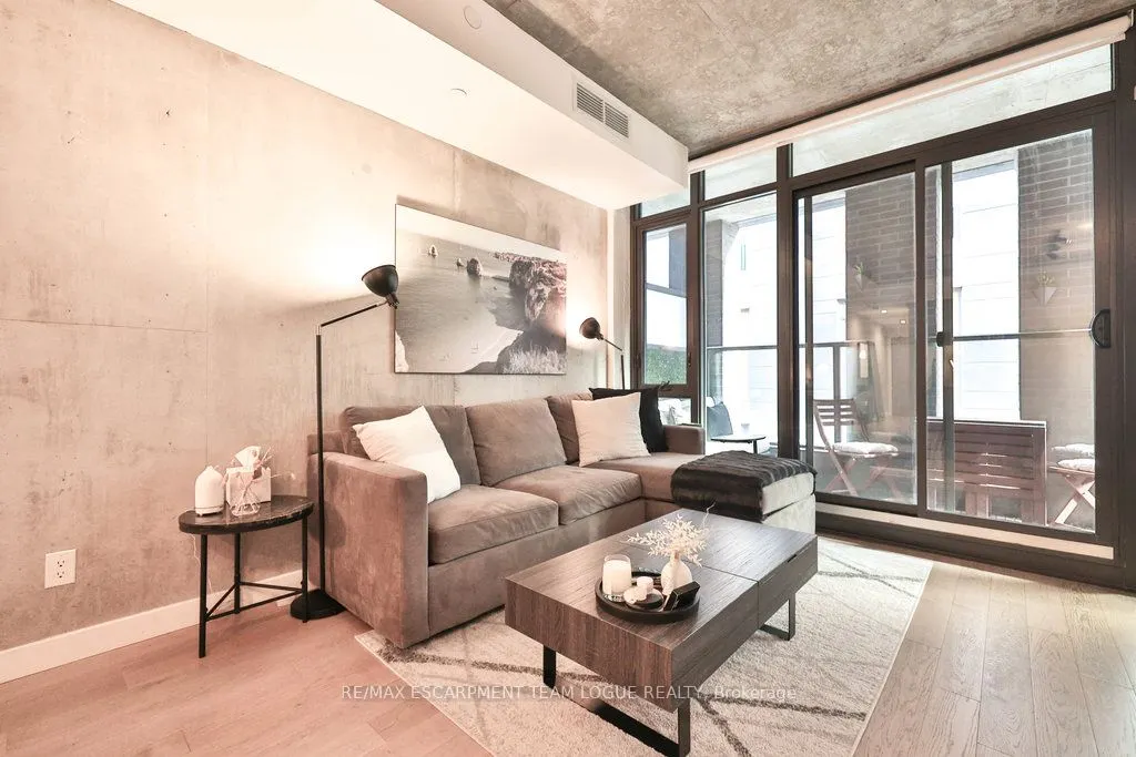 111 Bathurst Street, #416