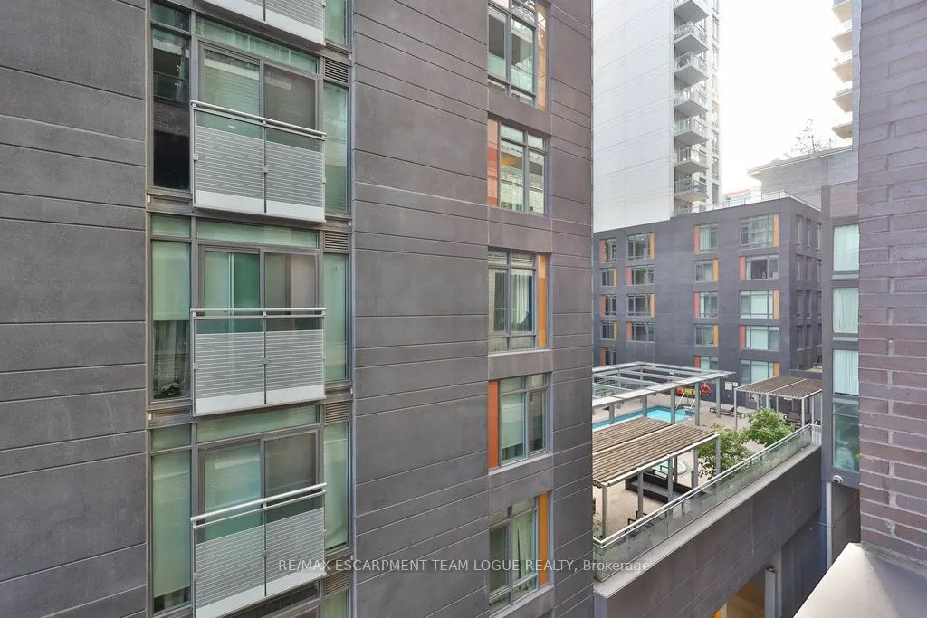 111 Bathurst Street, #416