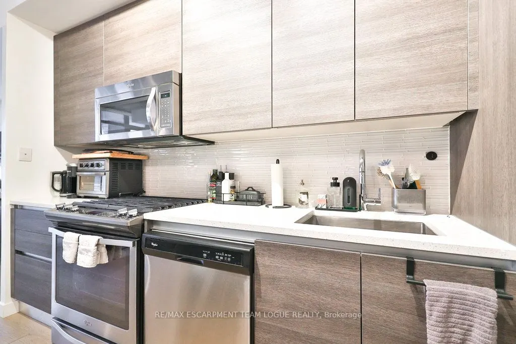 111 Bathurst Street, #416