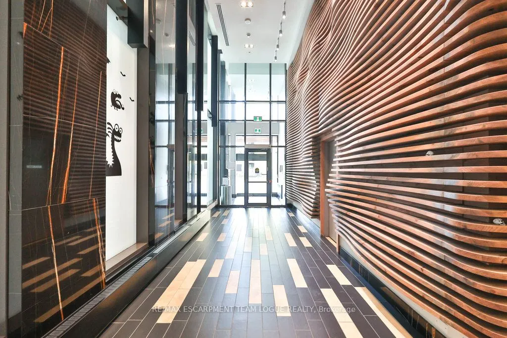 111 Bathurst Street, #416