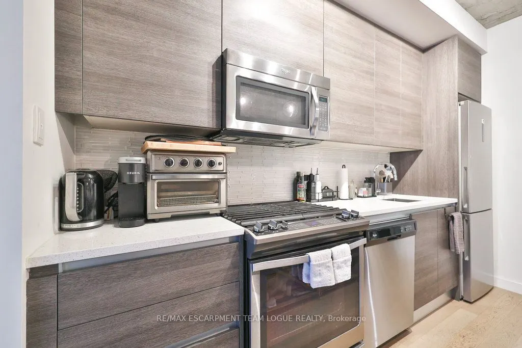 111 Bathurst Street, #416